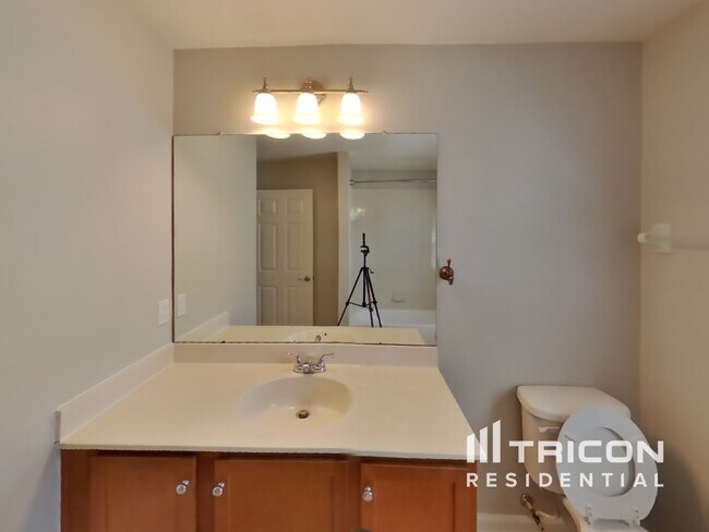 Building Photo - 1009 Nodding Shade Dr