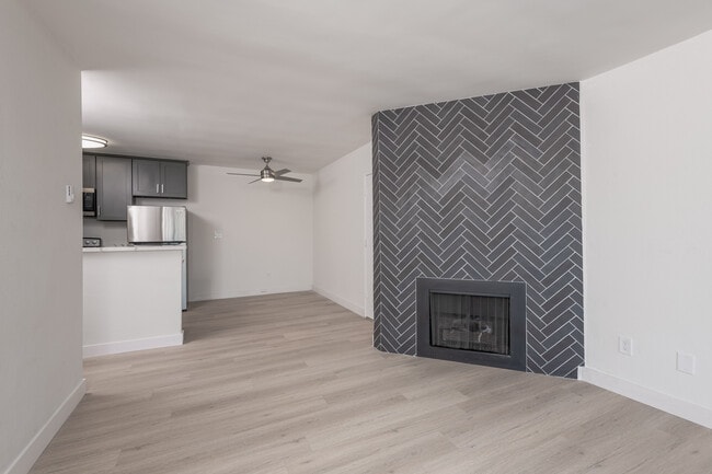 Building Photo - 1834 Bentley