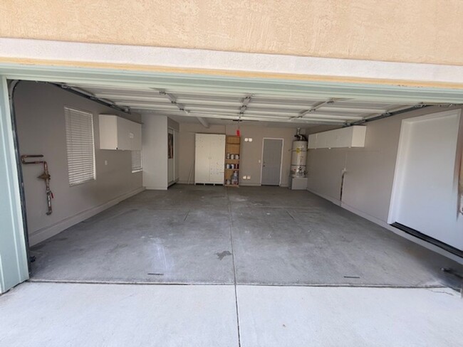 Building Photo - Beautiful Home located in Sunbow