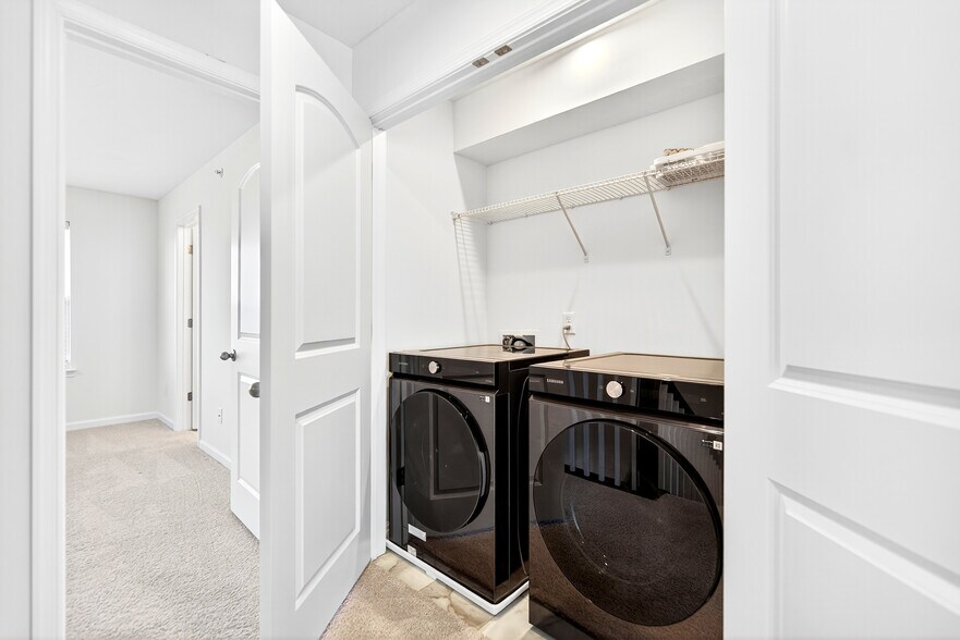 Building Photo - 600 Dana Dr