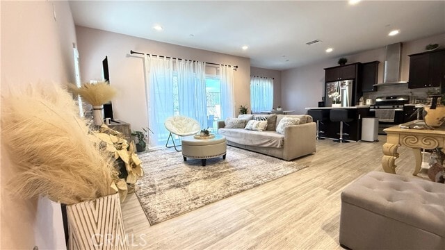 Building Photo - 4424 Lilac Cir