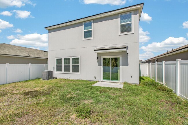 Building Photo - Welcome to your next home  in beautiful Green Cove Springs!