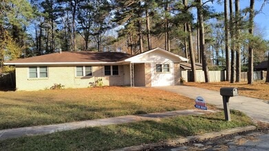 Building Photo - 2313 Starlite Dr