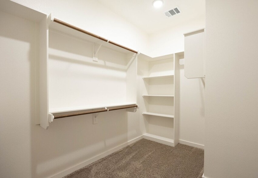 Building Photo - 2206 Hall of Fame Ct