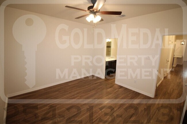 Building Photo - 5103-5105 Red Rose Crossing