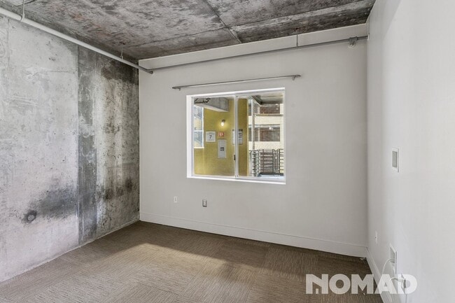 Building Photo - Large 1 Bedroom in Jack London Oakland w/ ...