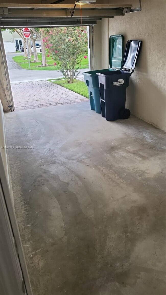 Building Photo - 9219 SW 170th Ave