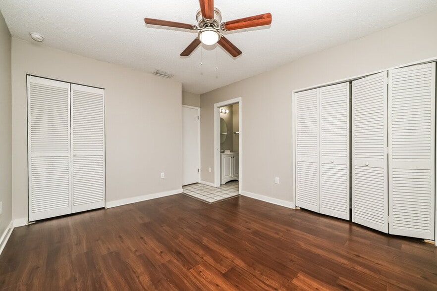 Building Photo - 6906 El Centro Ct