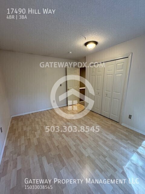 Building Photo - 17490 Hill Way