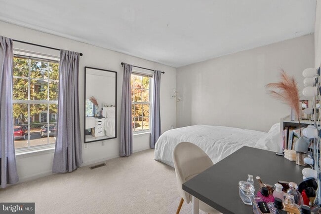 Building Photo - 44481 Watertown Terrace