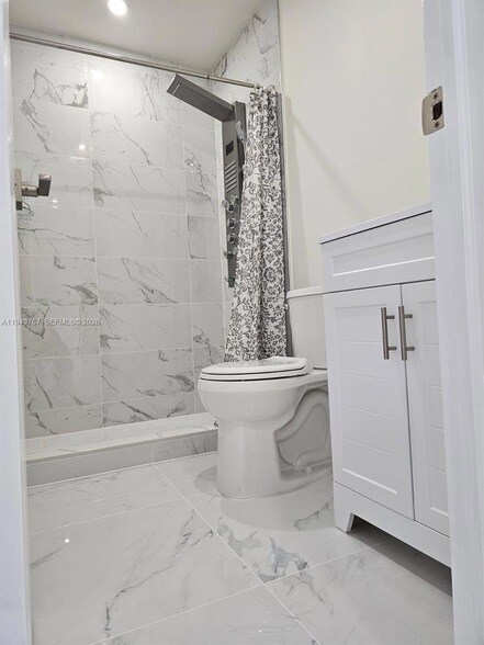 Building Photo - 6140 SW 156th Ct