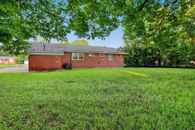 Building Photo - 4332 Sussex Dr