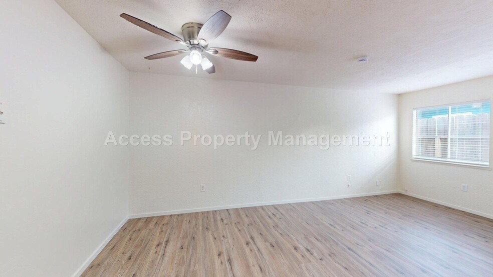 Building Photo - 709 2nd St