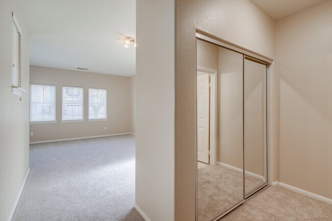 Building Photo - 3987 Via Cangrejo