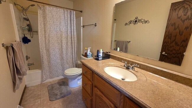 Building Photo - Cute Twinhome is South/Central Bismarck