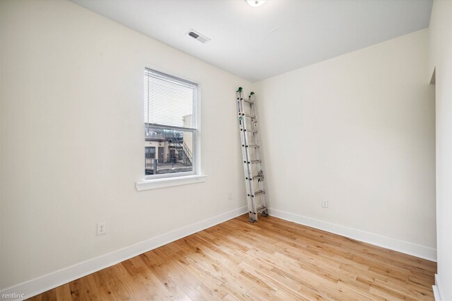 Building Photo - 3 br, 2 bath Triplex - 2031 N Carlisle St ...