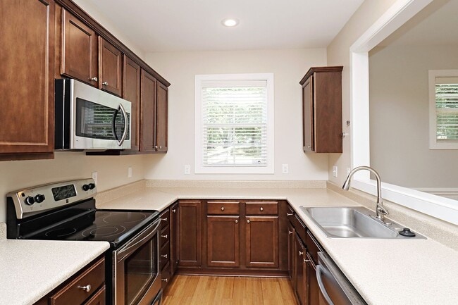 Building Photo - Townhome With Large Fenced Yard Near Rt 29 & Shops at Stonefield