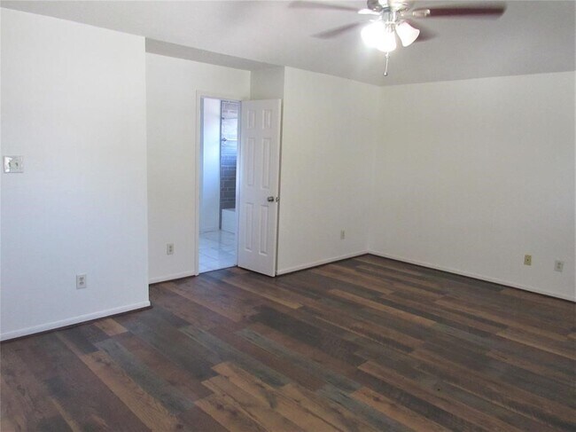 Building Photo - 18822 Timber Way Dr