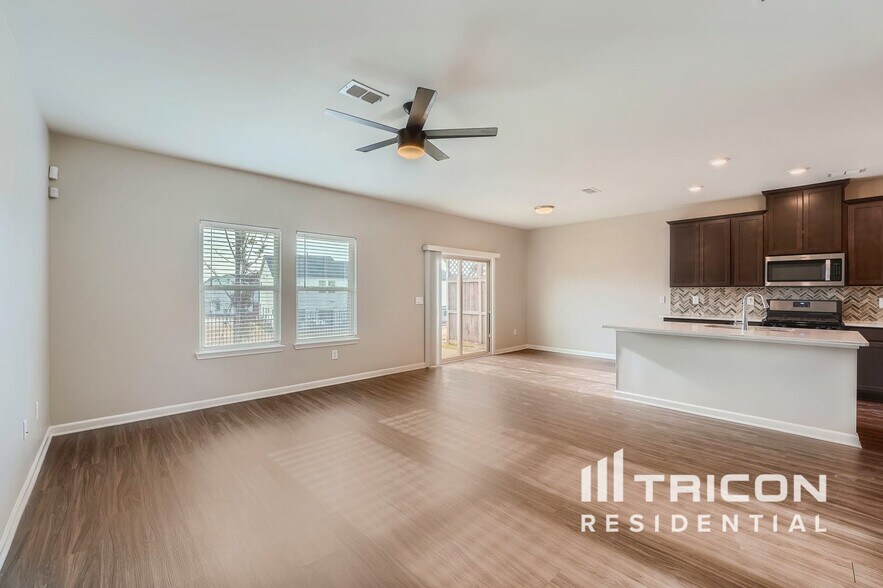 Building Photo - 4691 Electric Ave SW