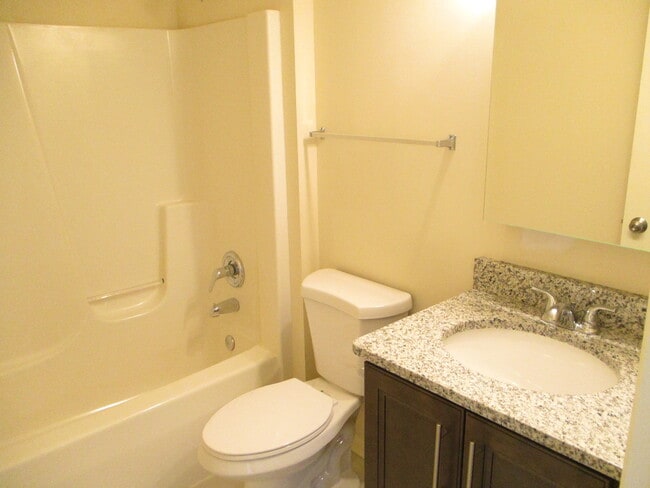 Building Photo - 514 Iona Ln