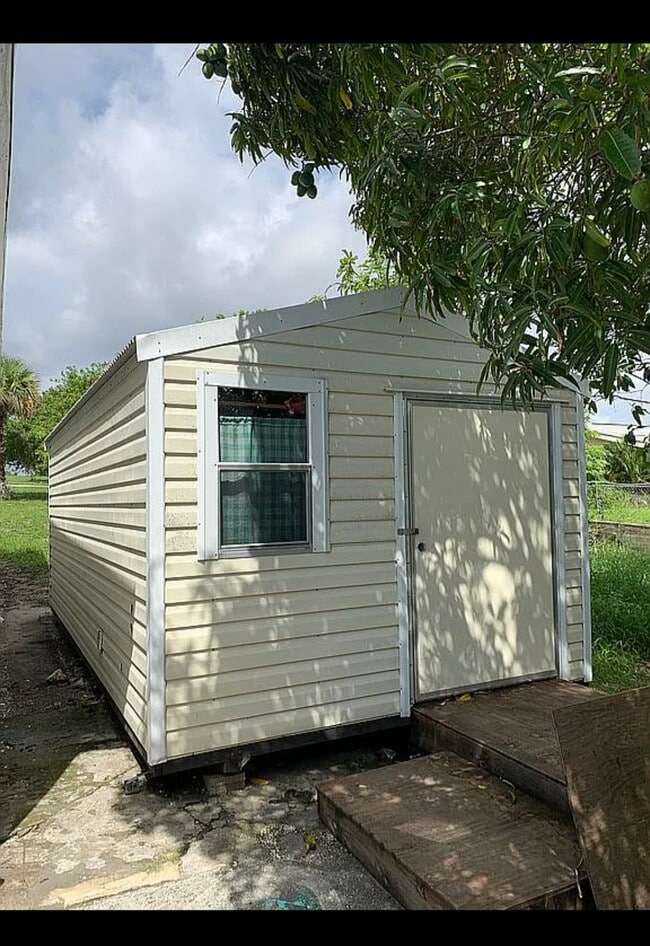 Building Photo - 8429 Citrus Way