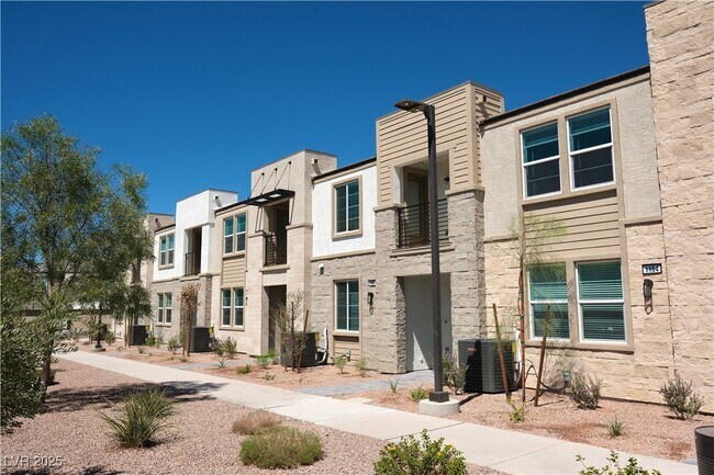 Building Photo - 1168 Heliodor Ave