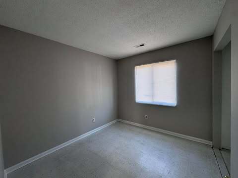 Building Photo - Single Family Standridge manor