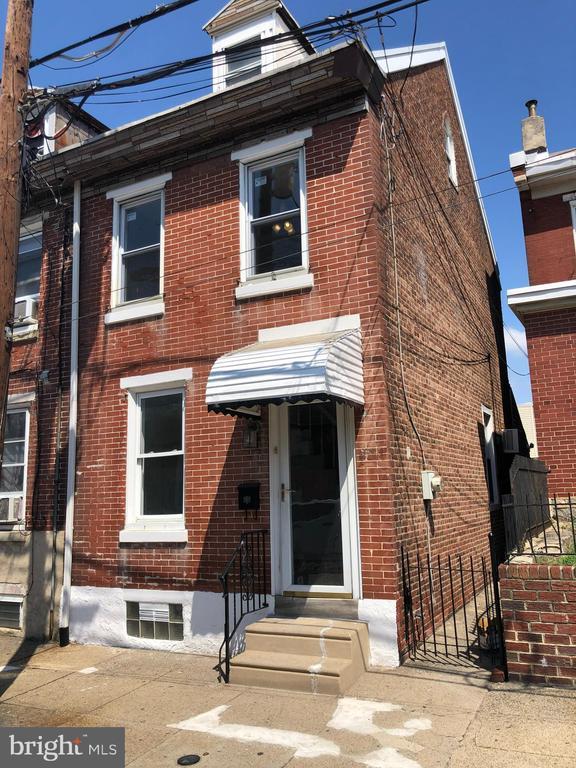 Building Photo - 2713 Kirkbride St