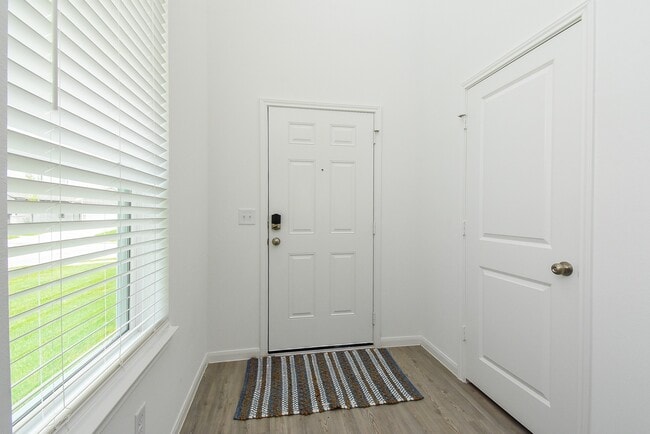 Building Photo - 23923 Escardilla Dr