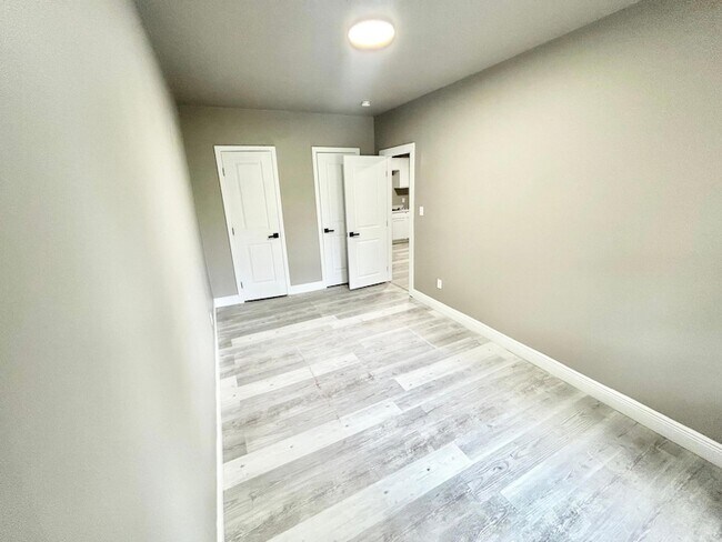 Building Photo - 3964 Washington Street Unit 2f