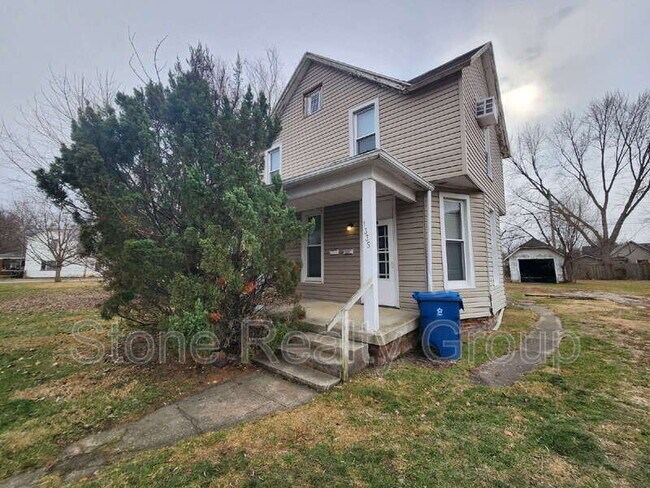 Building Photo - 1335 Grand Ave