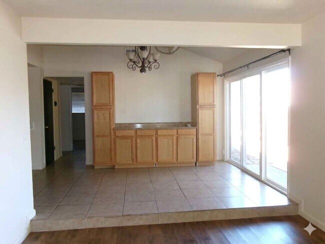 Building Photo - 9685-9687 Lake Natoma Dr