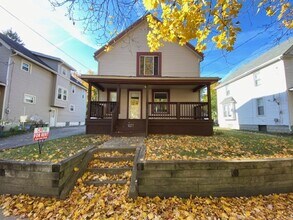 Building Photo - Spacious 3-Bed, 1.5-Bath—Covered Porch & Easy Parking