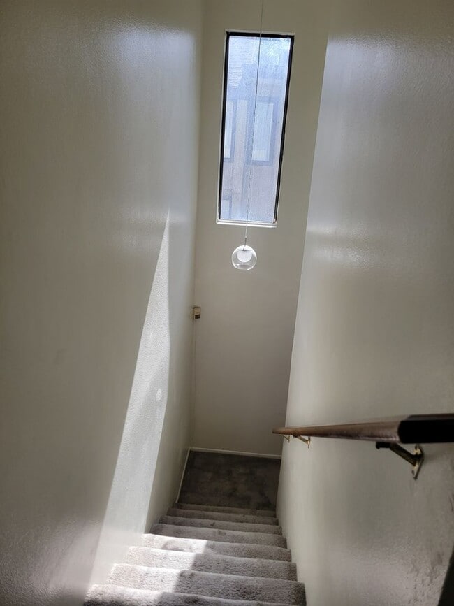 Building Photo - Plenty of Natural Light! Spacious Townhouse conveniently across Dominguez Hills!