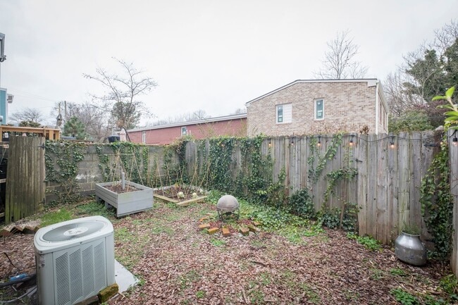 Building Photo - 2 BR/ 2 BA Historic Church Hill Home. Available February 10th!