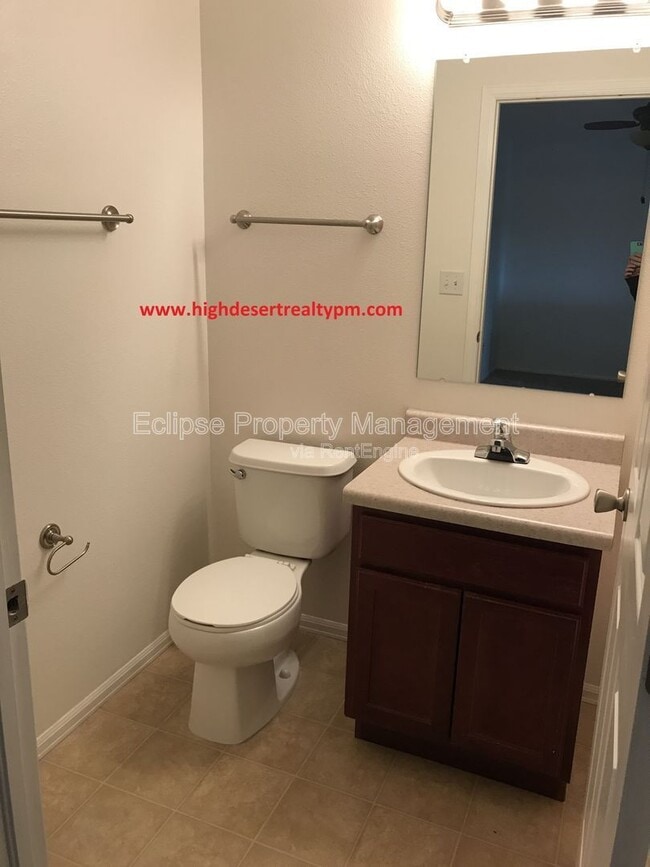 Building Photo - 2463 1/2 Theresea Lane