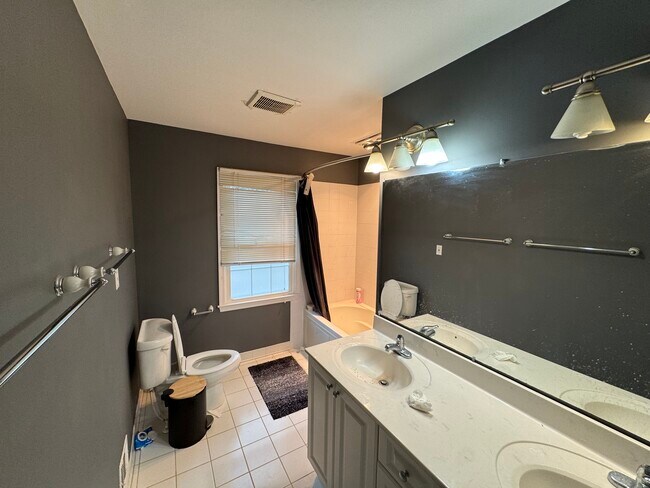 Building Photo - 8407 Finlay Ct