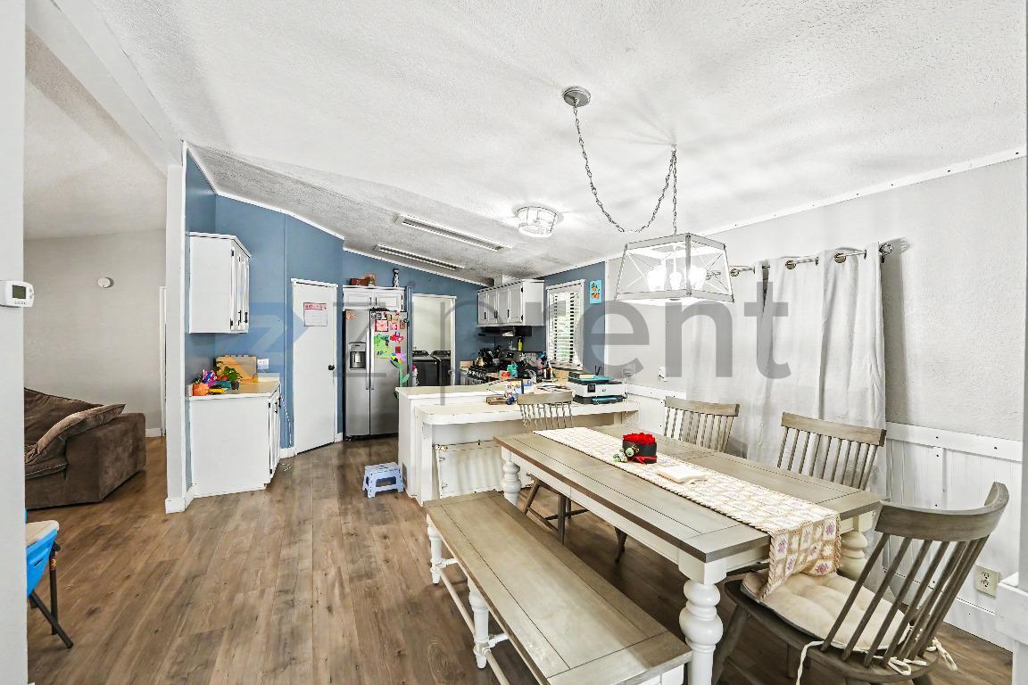 Building Photo - Unit 21