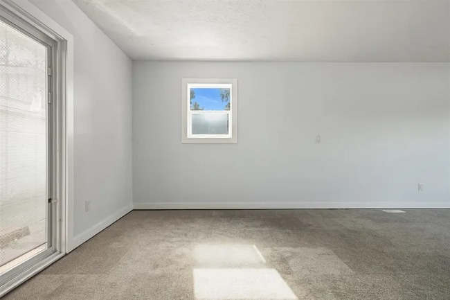 Building Photo - 1206 Aurora Way