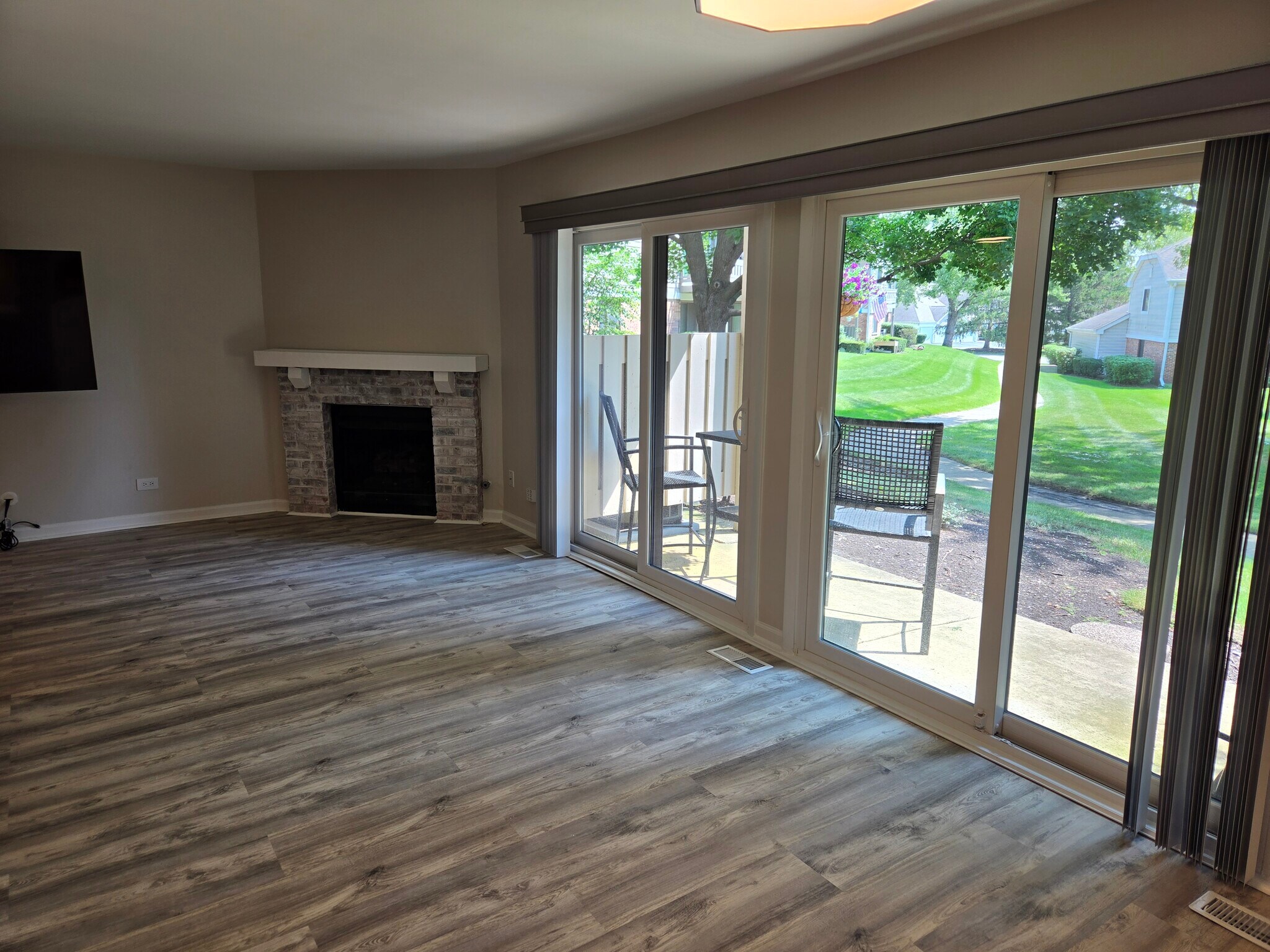 Fire Place - 301 Pembridge Ln