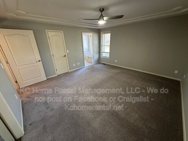 Building Photo - 9802 NW 72nd Terrace