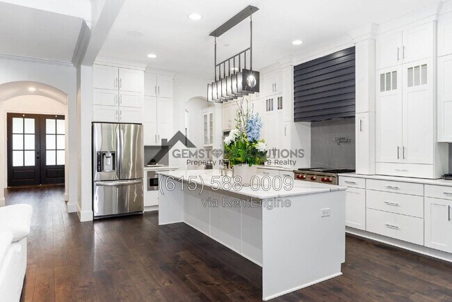 Building Photo - 6343 Wildwood Dr