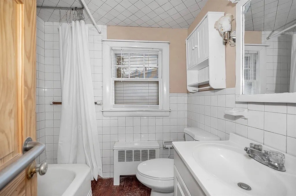 Building Photo - 126 Groton Rd