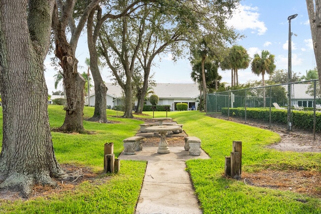 Building Photo - 3098 SW Sunset Trace Cir