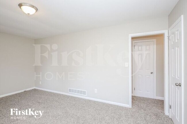Building Photo - 149 Parker Dr SW