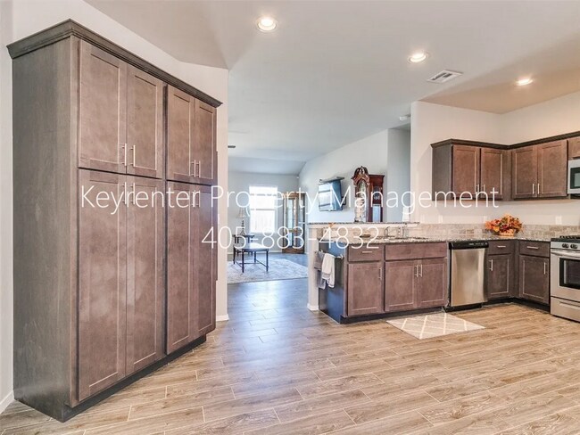Building Photo - Modern Single Family Home in El Reno, OK!