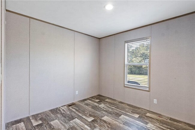 Building Photo - 3933 Graham Rd N