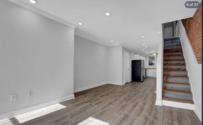 Building Photo - 1520 Holbrook St