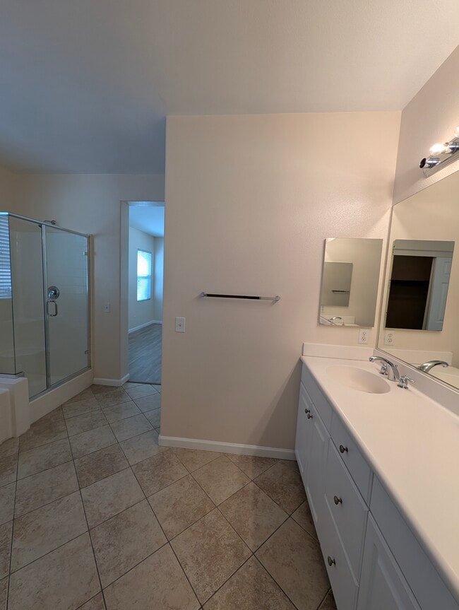 Building Photo - 1468 Burns Ln