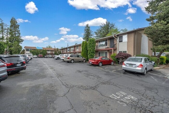 Building Photo - Look no Further, Tyee offers a SUPER 2bed/1bath! Call now for details and a showing!